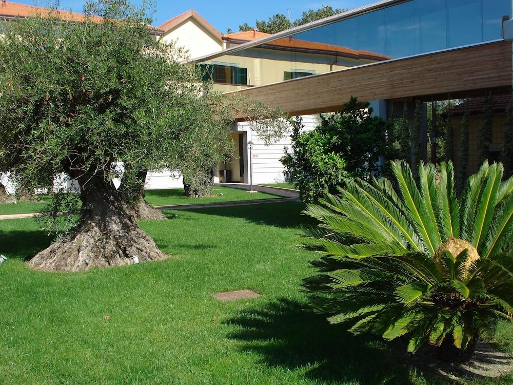 Santa Caterina Park Hotel Sarzana Buitenkant foto