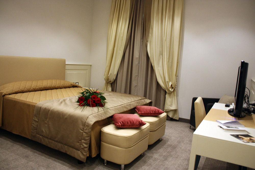 Santa Caterina Park Hotel Sarzana Buitenkant foto